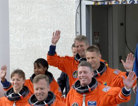 Photo de six des membres de l'équipage dont Thomas Reiter.